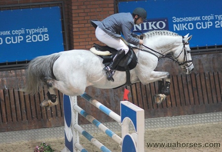 ...й на фронті.